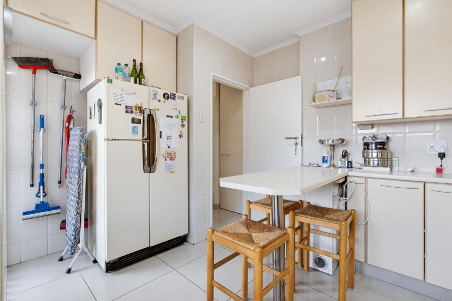 2 Bedroom Property for Sale in Sea Point Western Cape